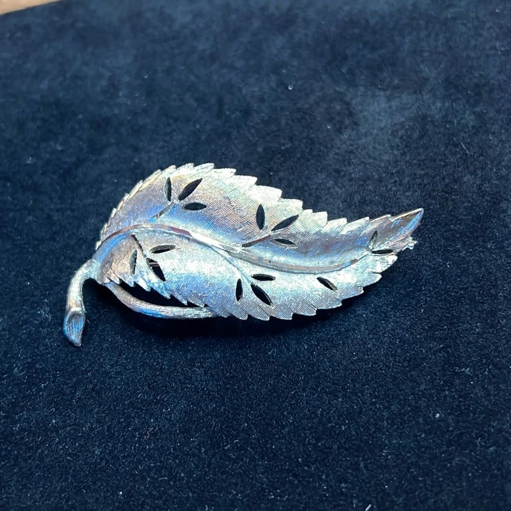 Large Vintage BSK Leaf Brooch - Silver/Champagne Color